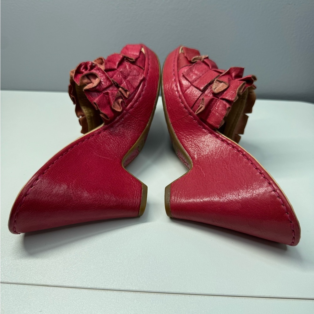 Elegant Red Ruffle Mules - Picture 4 of 6
